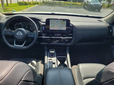 2024 Nissan Pathfinder SL