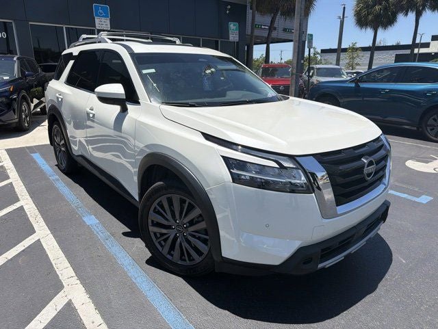 2024 Nissan Pathfinder SL