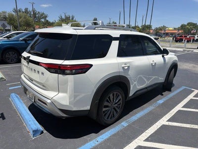 2024 Nissan Pathfinder SL