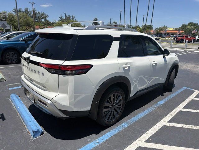 2024 Nissan Pathfinder SL