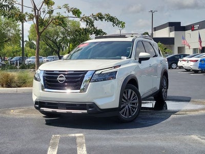 2024 Nissan Pathfinder SL