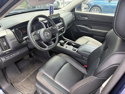 2024 Nissan Pathfinder SL