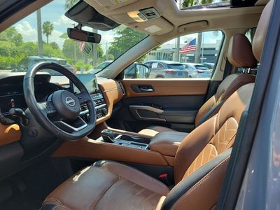 2024 Nissan Pathfinder Platinum