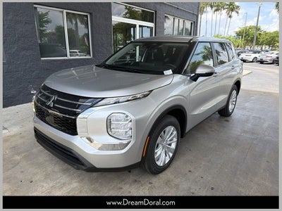 2026 Mitsubishi Outlander ES