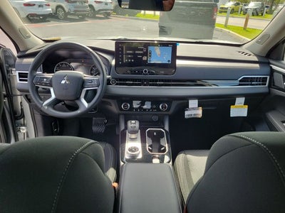 2026 Mitsubishi Outlander ES