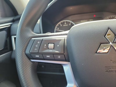 2026 Mitsubishi Outlander ES