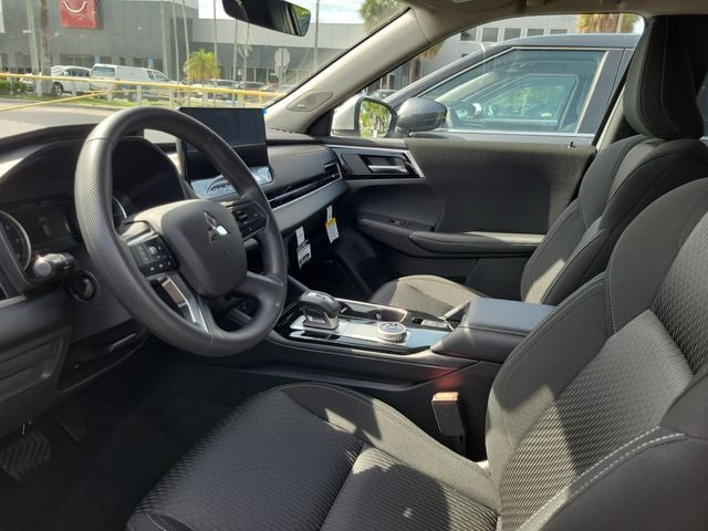 2026 Mitsubishi Outlander ES