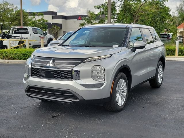 2026 Mitsubishi Outlander ES