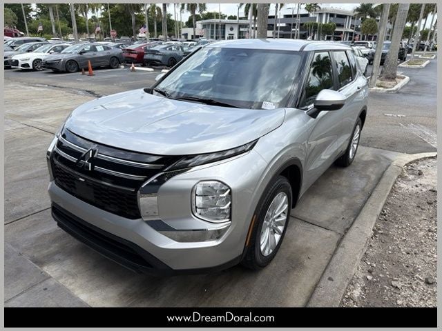 2026 Mitsubishi Outlander ES