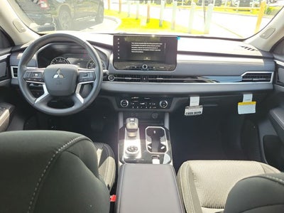 2026 Mitsubishi Outlander ES