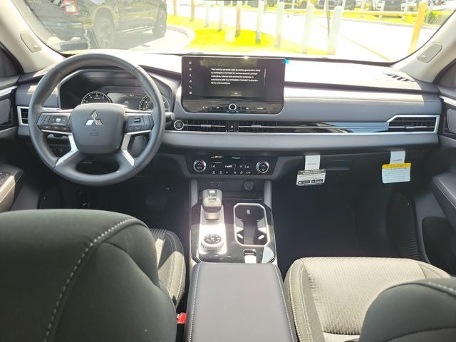 2026 Mitsubishi Outlander ES