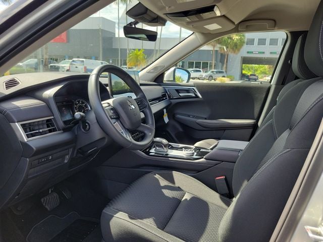 2026 Mitsubishi Outlander ES