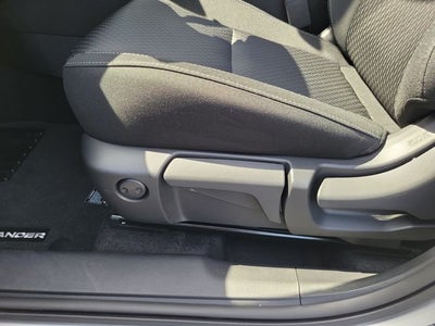 2026 Mitsubishi Outlander ES