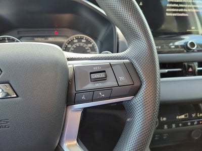 2026 Mitsubishi Outlander ES