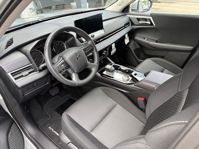 2026 Mitsubishi Outlander ES