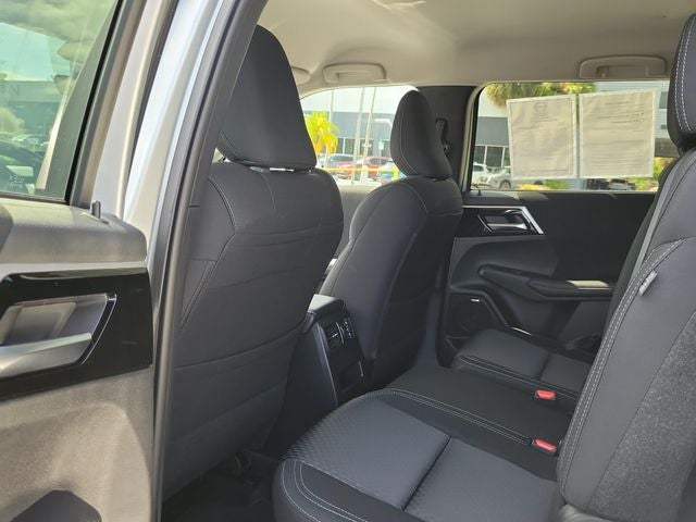 2026 Mitsubishi Outlander ES