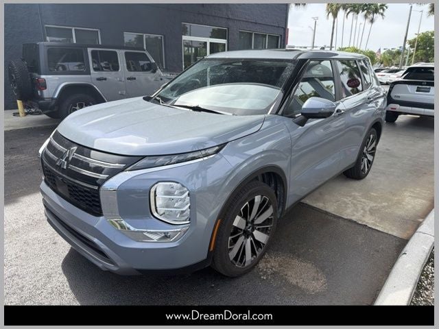 2025 Mitsubishi Outlander SE