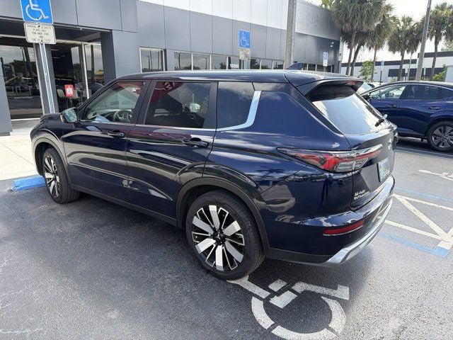 2025 Mitsubishi Outlander SE