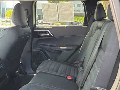 2026 Mitsubishi Outlander SE