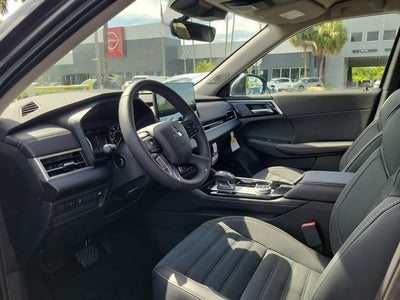 2026 Mitsubishi Outlander SE