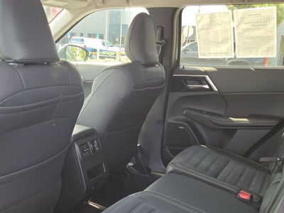 2026 Mitsubishi Outlander SE