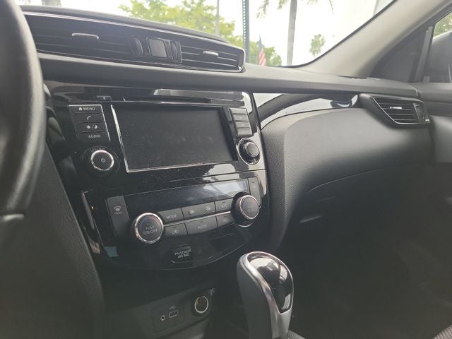 2022 Nissan Rogue Sport SV