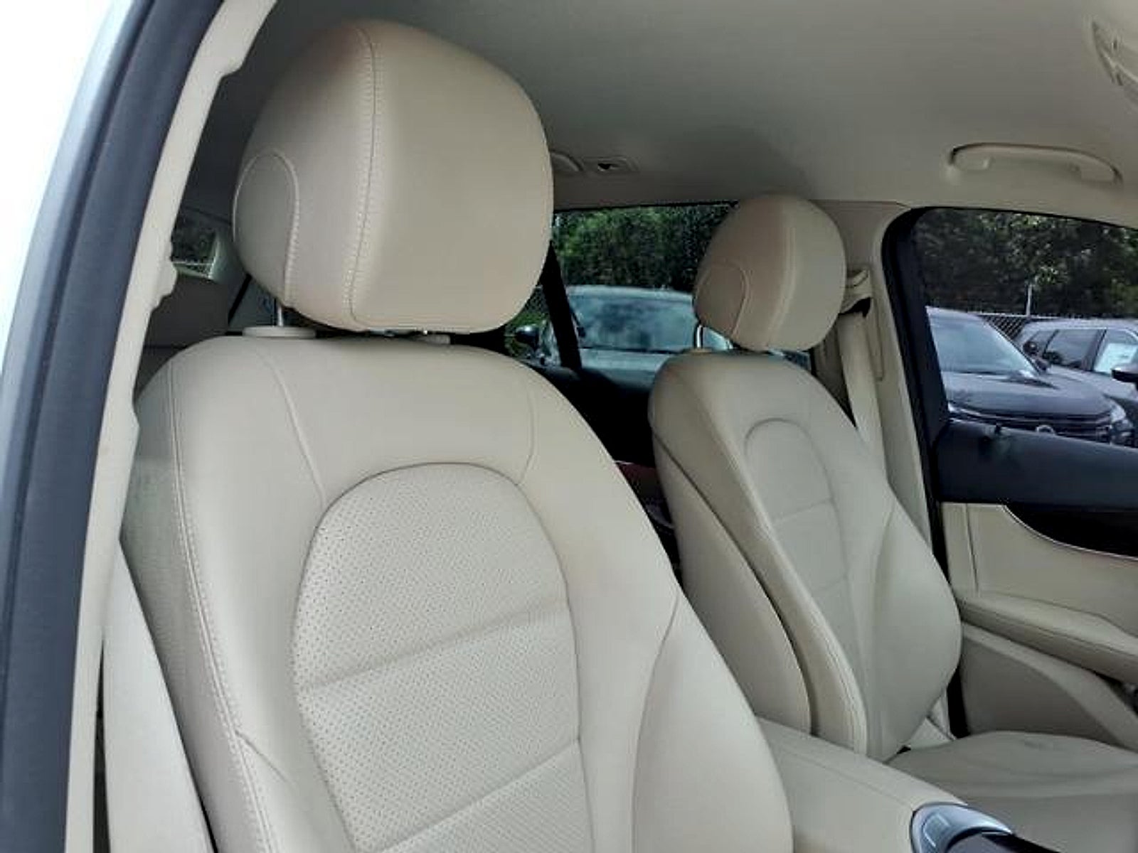 2021 Mercedes-Benz GLC 300