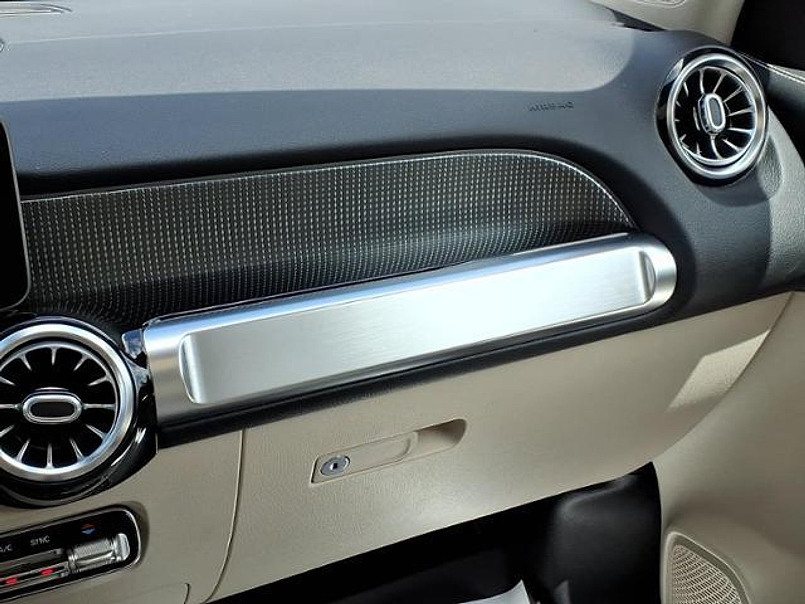 2021 Mercedes-Benz GLB 250