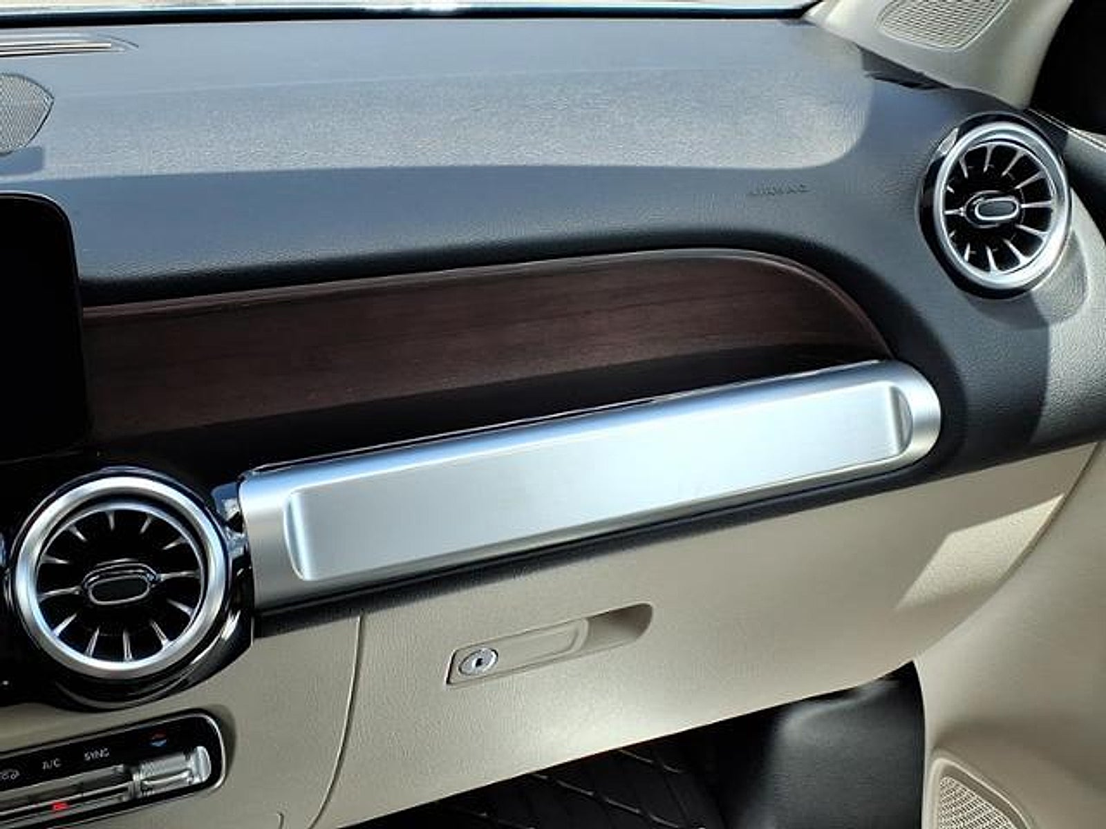 2022 Mercedes-Benz GLB 250 Base