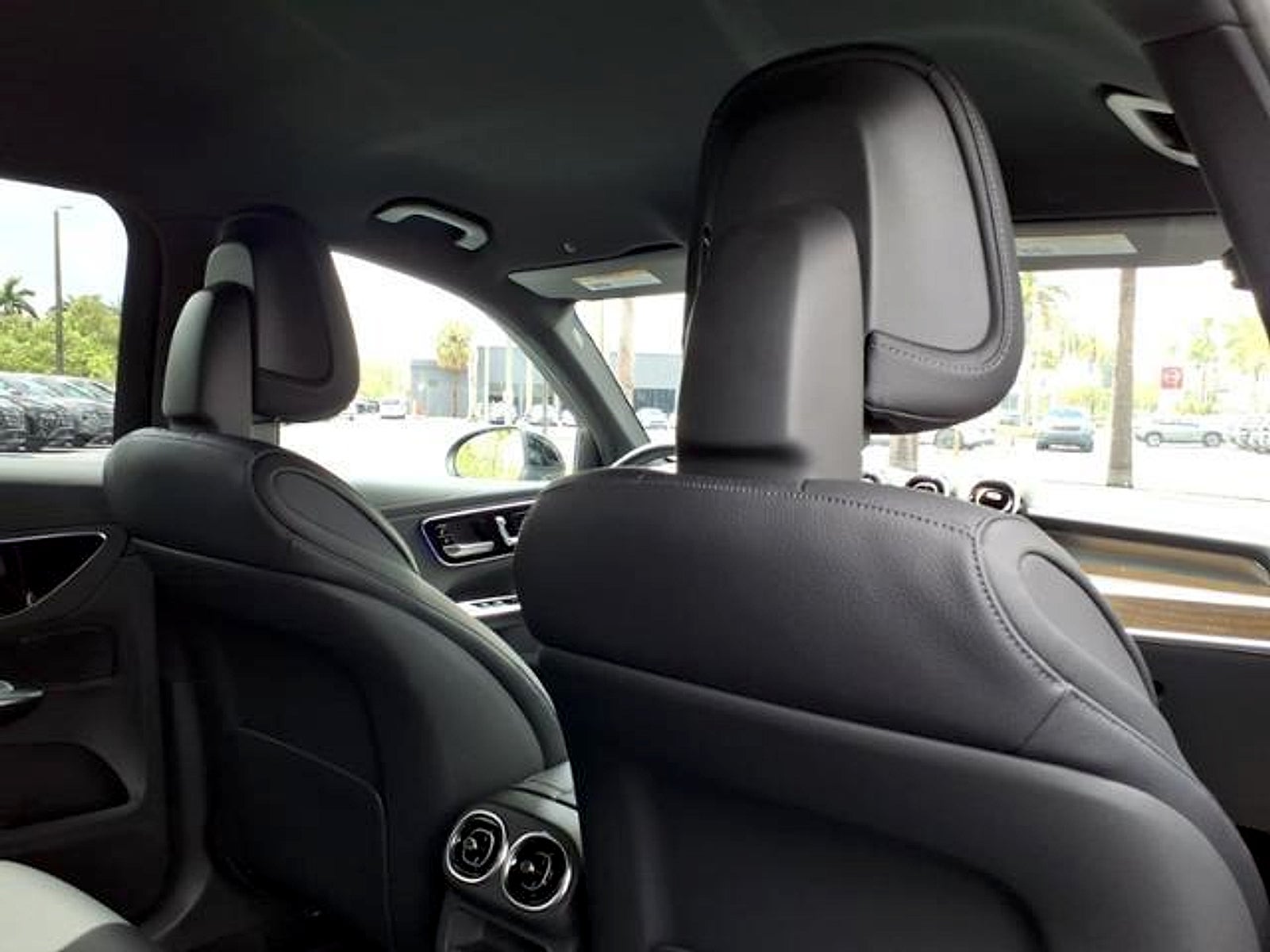 2023 Mercedes-Benz GLC 300