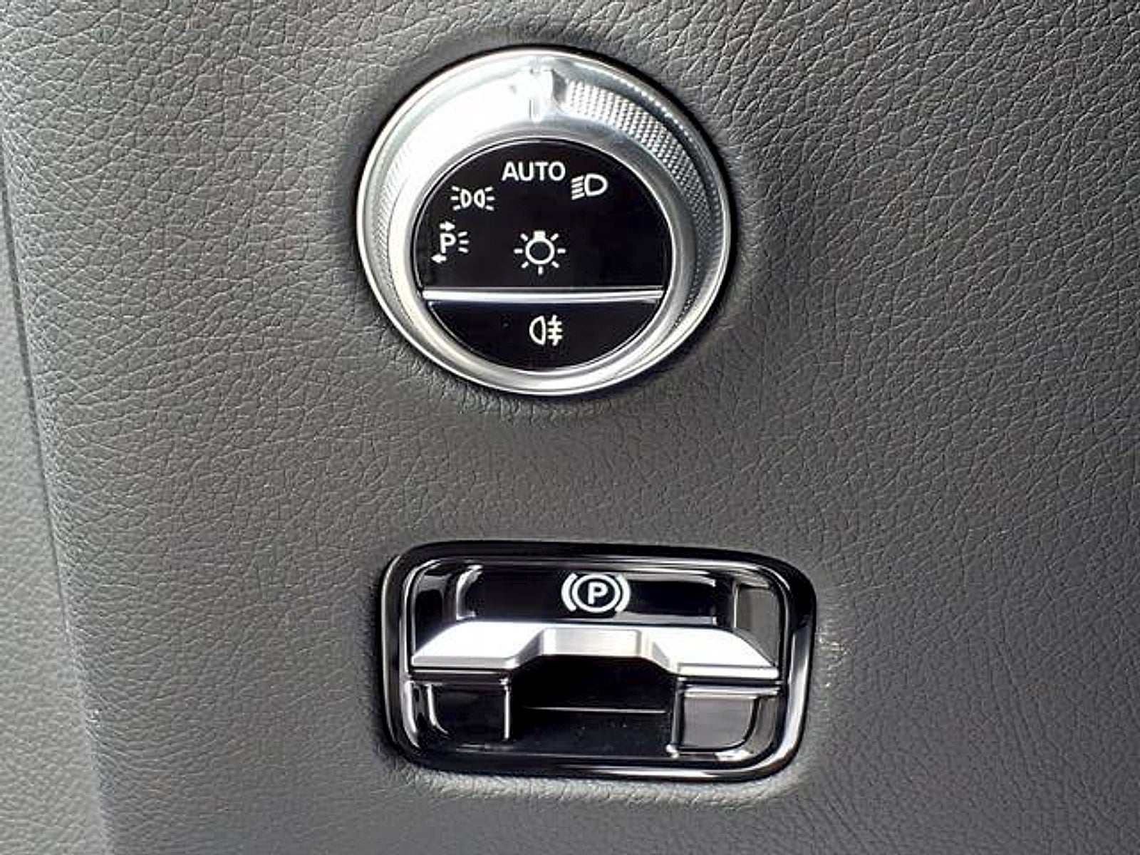 2023 Mercedes-Benz GLC 300