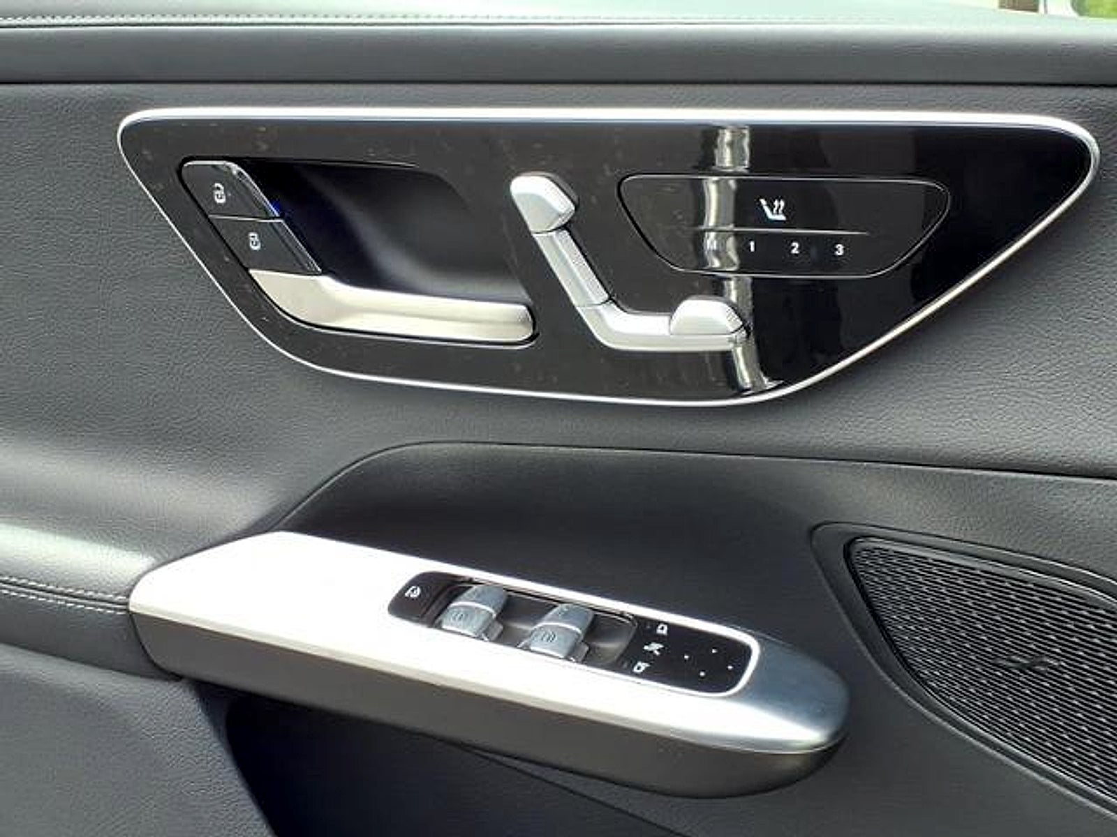 2023 Mercedes-Benz GLC 300