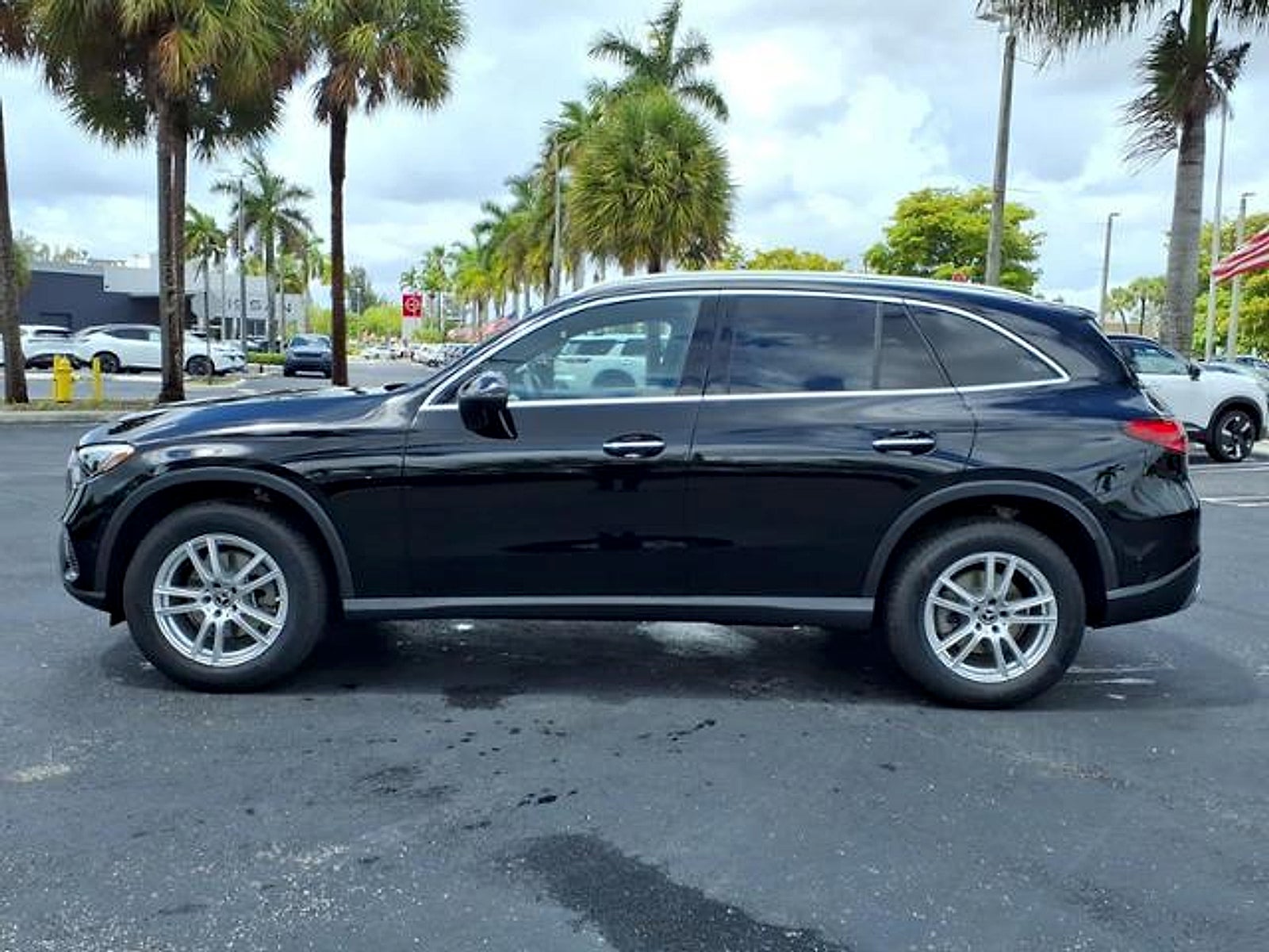 2023 Mercedes-Benz GLC 300