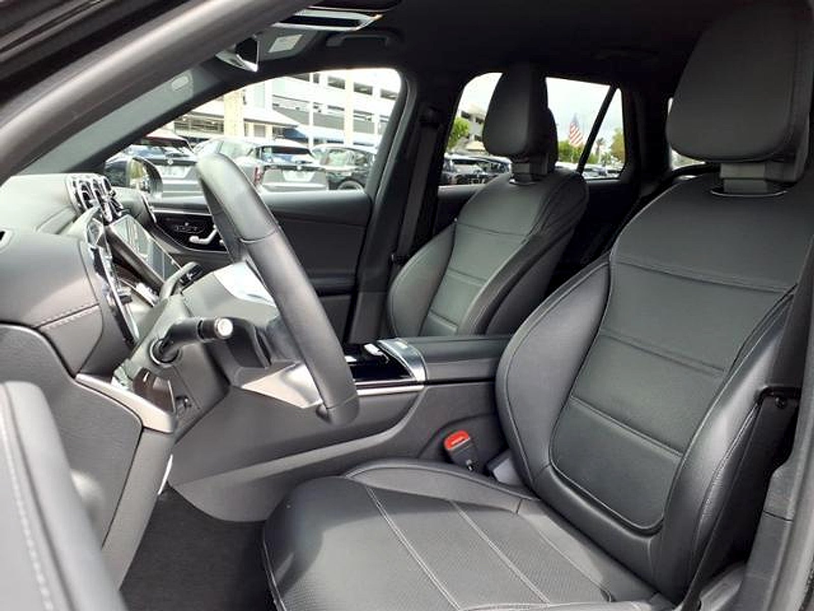 2023 Mercedes-Benz GLC 300