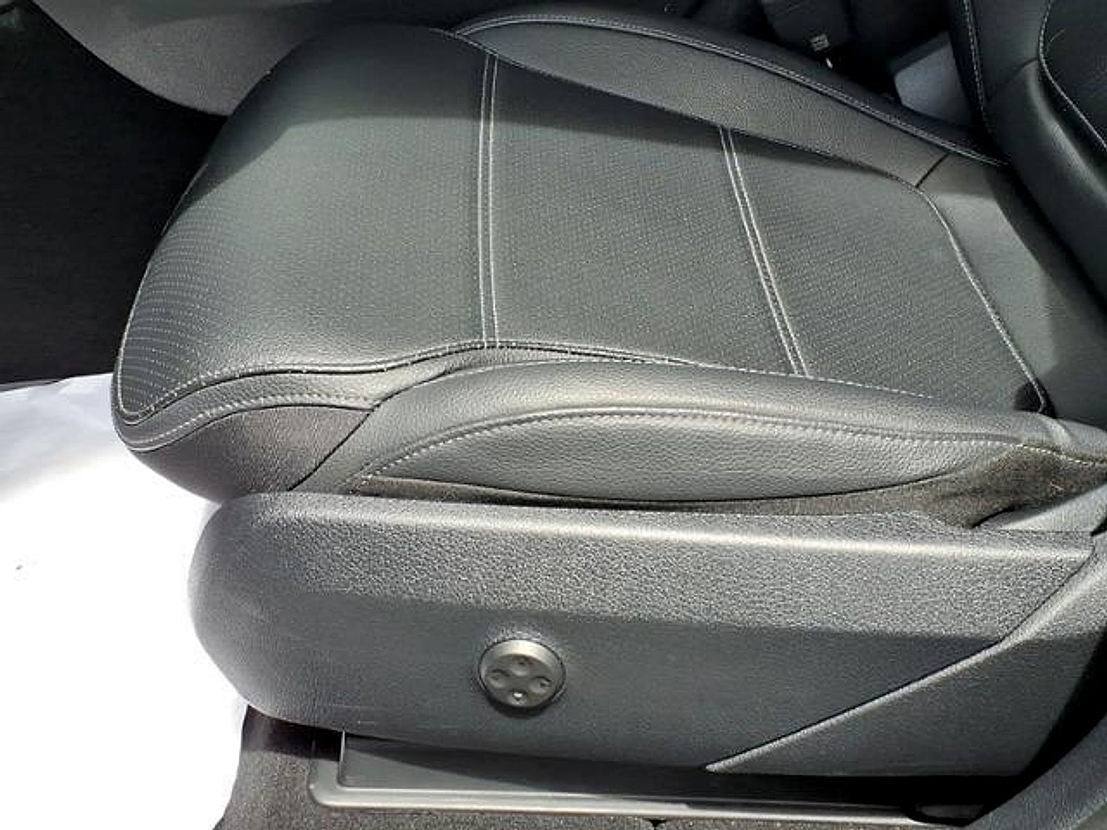 2023 Mercedes-Benz GLC 300